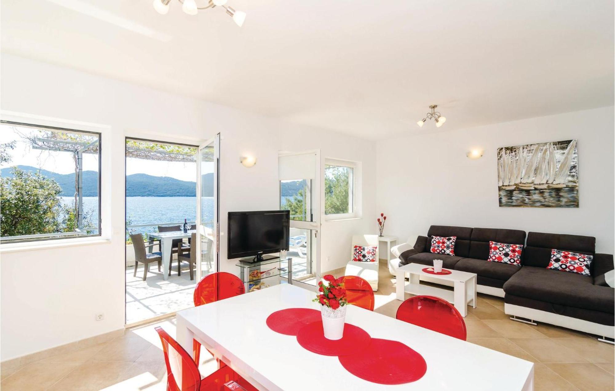 2 Bedroom Awesome Apartment In Ratac Orasac Exterior foto