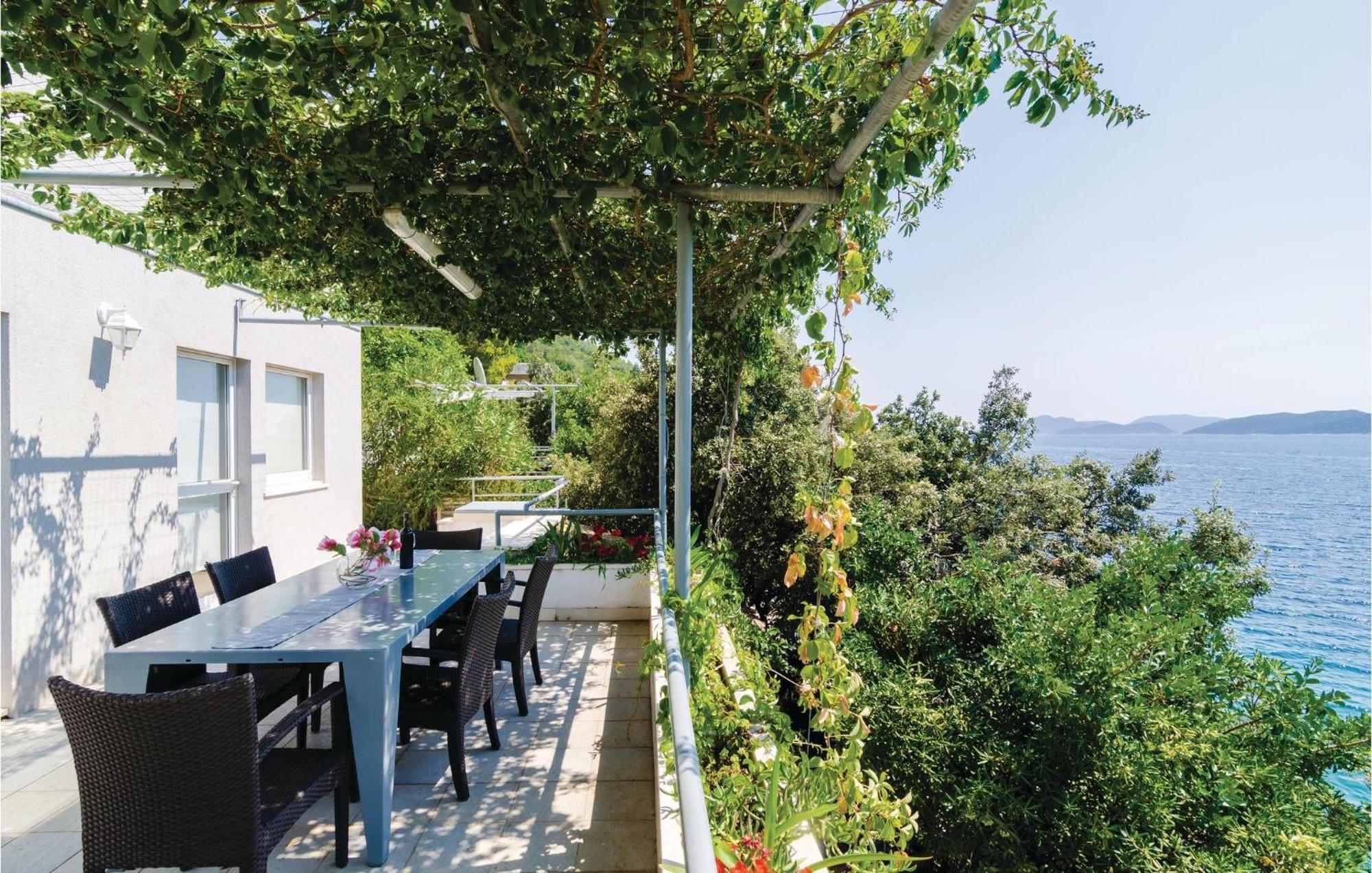 2 Bedroom Awesome Apartment In Ratac Orasac Exterior foto