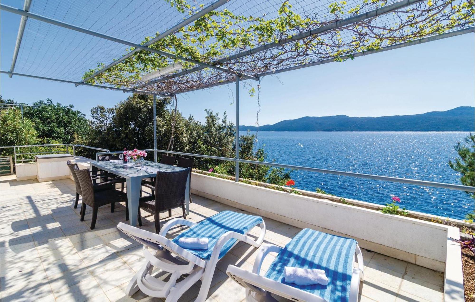 2 Bedroom Awesome Apartment In Ratac Orasac Exterior foto
